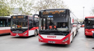İzmir'de Toplu Ulaşıma Biniş Arttı