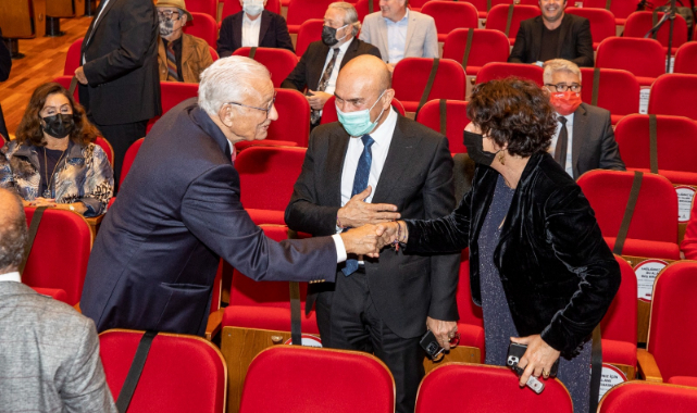 "İzmir’in belediye başkanı olmaktan onur duyuyorum”