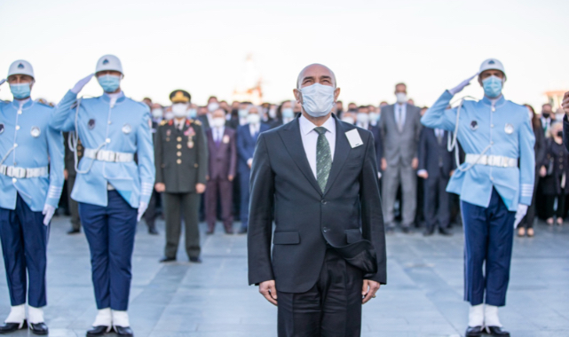 İzmir'de Hayat Ata'ya Saygı İçin Durdu!
