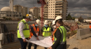 İzmir Demir Ağlarla Örülmeye Devam Ediyor !