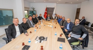 "İzmirli spor kulüpleri dayanışma içinde olmalı"
