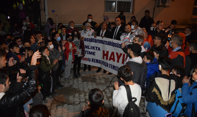 Eğitim İş Kemalpaşa'da Seslendi: Karanlıkta Eğitime Hayır!