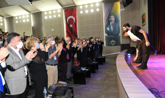 Karabağlar 'Bir Garip Orhan Veli'yle Buluştu