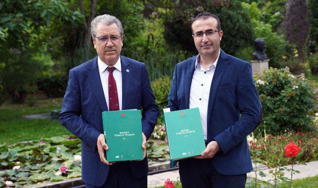  İzmir'de "Efe Çenberi" İsminde Yeni Bir Bitki Türü Keşfedildi