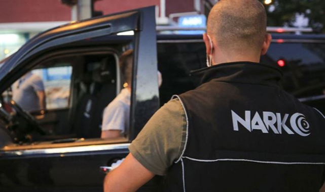 İzmir'de Uyuşturucu Tacirlerine Büyük Darbe!