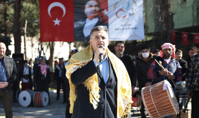 Kınık'ta 32'nci Geleneksel Deve Gösterisi Festivaline Yoğun İlgi