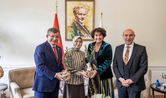 Başkan Soyer Gelecek Partisi Lideri Davutoğlu’nu Ağırladı