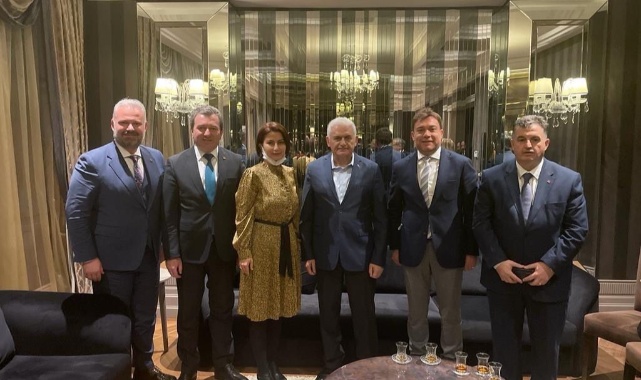 Binali Yıldırım'dan Kınıklı Hemşehrilerine Selam