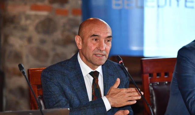 İzmir Büyükşehir Belediye Başkanı: Hijyenik Ped Lüks Değil, Temel İhtiyaçtır