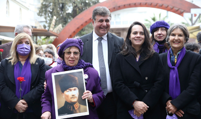 Zübeyde Anne'nin Huzurunda 8 Mart Töreni
