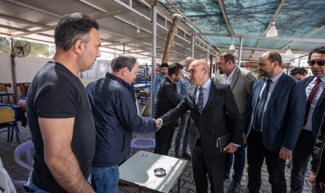 Başkan Soyer Bergama'da Dükkanları Yıkılan Esnafı Ziyaret Etti