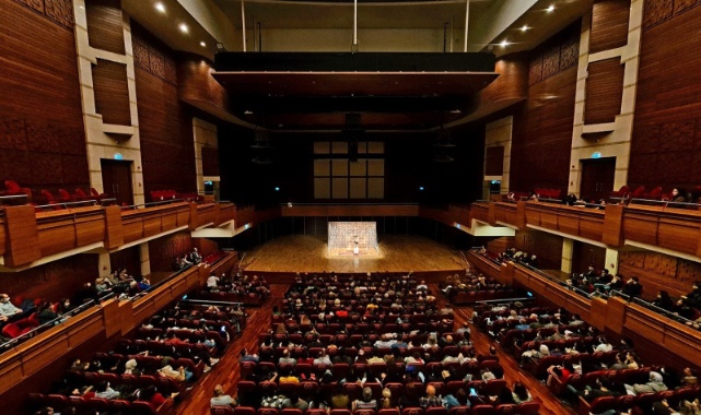 Hülya-Özdemir Nutku Uluslararası İzmir Tiyatro Festivali Başladı