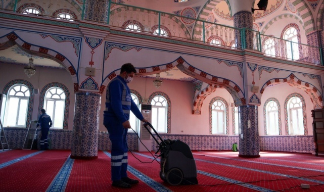 İzmir Büyükşehir Belediyesi Her Gün Bir Camiyi Temizliyor