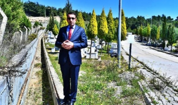 İzmir'de Hırsızlar Mezarlıklara Dadandı