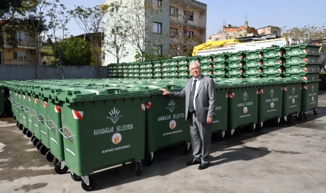 Karabağlar'a Modern Çöp Konteynerleri Kazandırılıyor