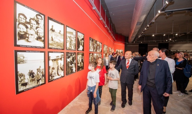 Konak Metro Sanat Galerisi Hanri Benazus'un Atatürk Sergisi ile Açıldı