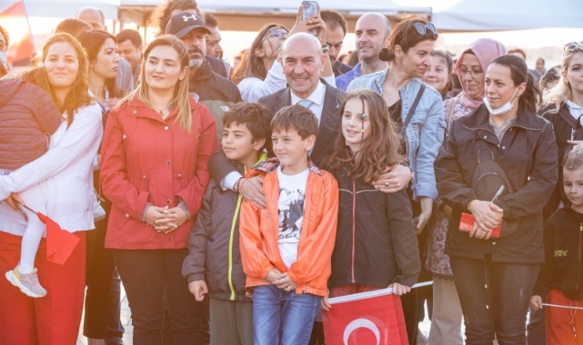 Başkan Soyer: Sizler Türkiye'nin Umut Çiçeklerisiniz
