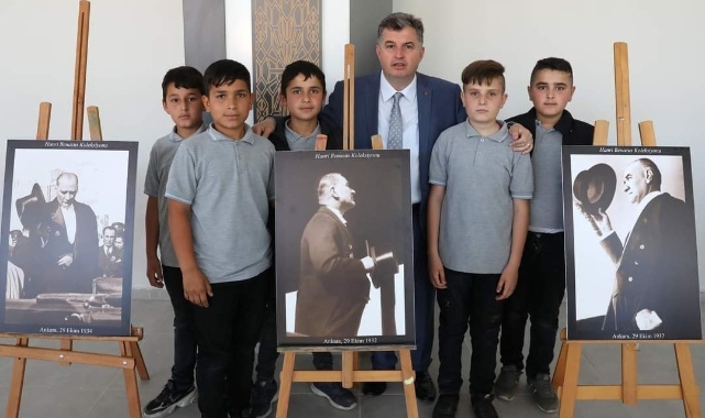 Kınık'ta Atatürk Fotoğrafları Sergisi Yoğun İlgi Gördü