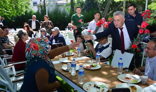 Torbalı Belediyesi’nden Anneler Günü’ne Özel Kahvaltı