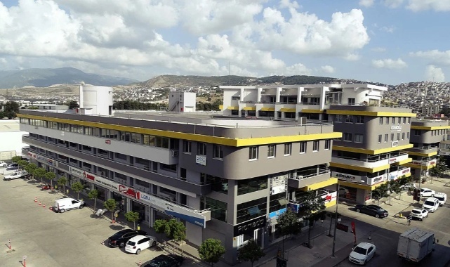İzmir'de 40 Yıllık Çarşının Taşınması Gündemde