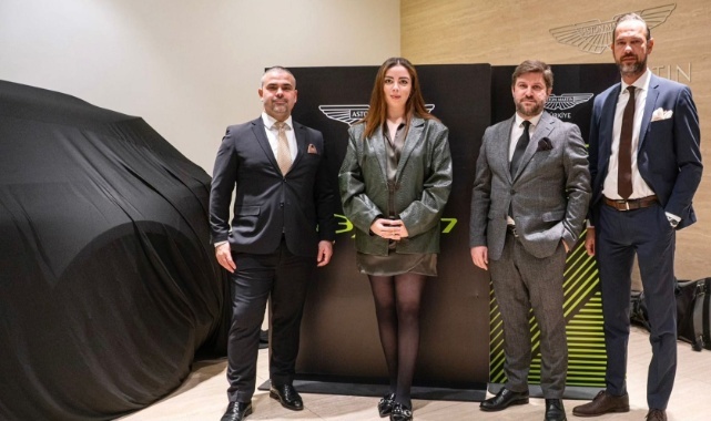 Aston Martin Türkiye, Dünyanın En Güçlü Suv'si Dbx707 İçin İzmir Showroomunda Özel Davet Verdi!