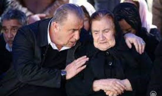 Fatih Terim'in en acı günü; Annesi Nuriye Terim 91 yaşında hayatını kaybetti