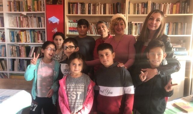 Foça Yeniköy'lü Çocuklara Oyunlu Konserli Etkinlik