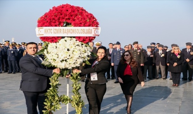 Yavru Vatan'ın Kuruluş Yıl Dönümü İzmir'de Kutlandı