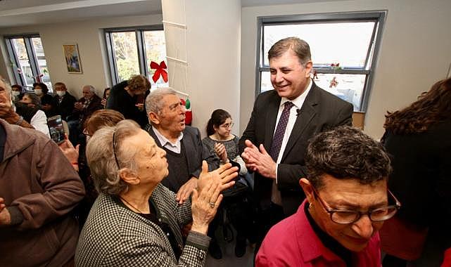 Alzheimer Evi'nde yılbaşı eğlencesi