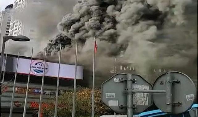 İstanbul Levent'teki AVM'de yangın