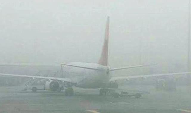 İzmir'de hava ulaşımına sis engeli!