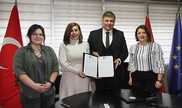 Karşıyaka Belediyesi'nden 'Beyaz Baretli Kadınlar'a Destek