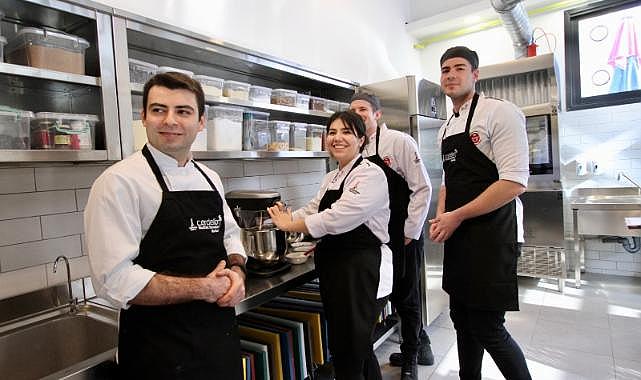 ​​​​​​​Karşıyaka'nın yeni gözdesi kapılarını açtı