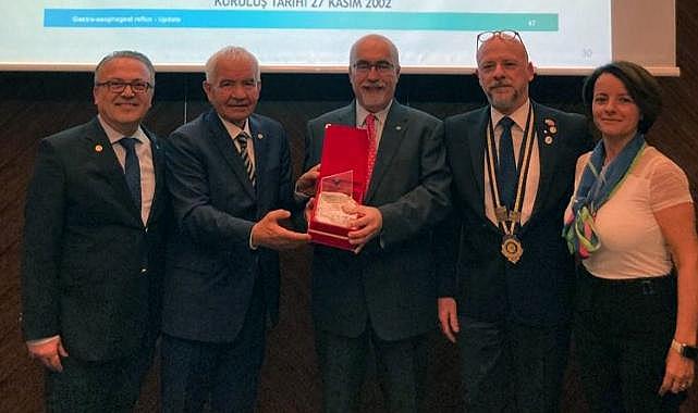 Varyant Rotary'nin meslekte üstün hizmet ödülü Prof. Dr. Serhat Bor'a