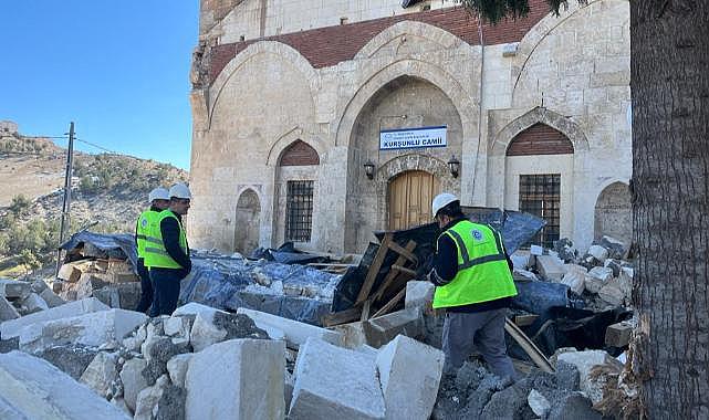 Deprem bölgesindeki yapılarda incelemelerde bulunan EÜ bilim ekibi İzmir'e döndü