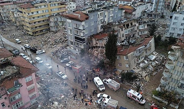 Hatay'ın enkazı günün ilk ışıklarıyla görüntülendi: Şehir yerle bir!