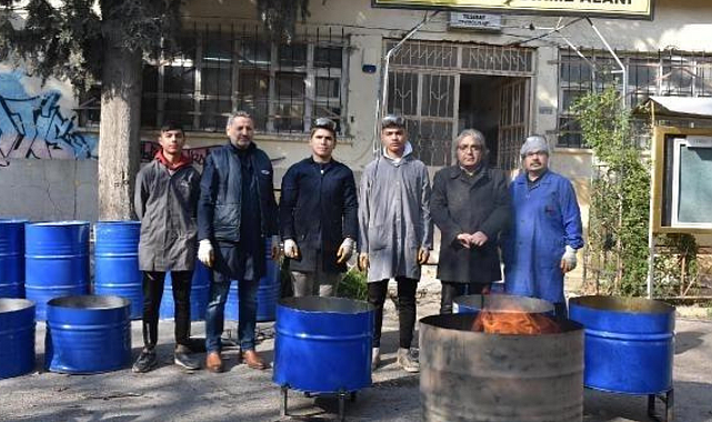 İzmir'de öğrenciler depremzedeler için soba üretti