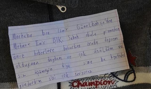 İzmirliler afetzedeler için yardıma koştu; Mehmet Emir'in notu duygulandırdı