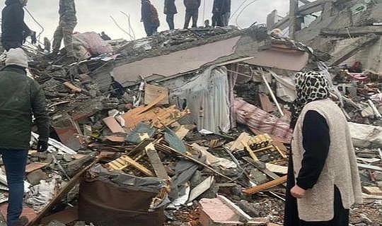 Koç Holding'den deprem bölgesine akaryakıt desteği