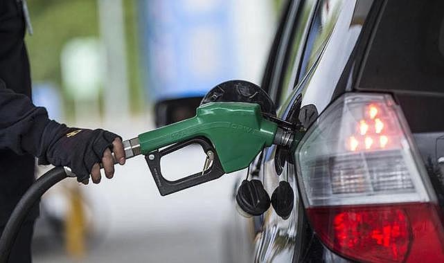 Benzine bir zam daha: İzmir'de ne kadar?