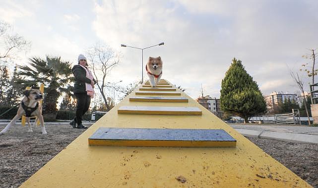Gaziemir'in tematik parklarına yoğun ilgi