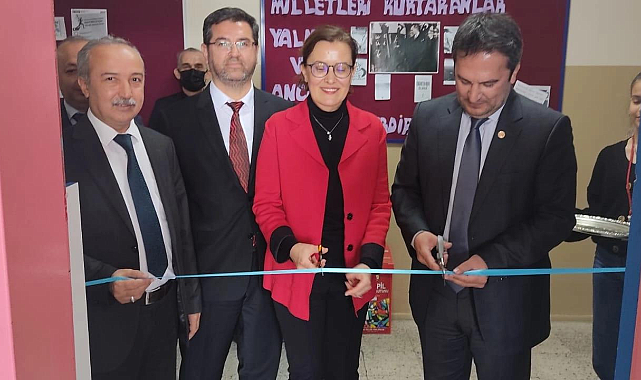 İzmir Cengiz Aytmatov Sosyal Bilimler Lisesinde "Atatürk Kitaplığı" Açıldı
