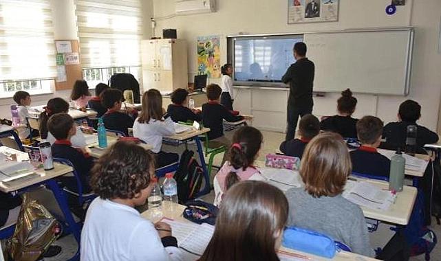 İzmir'e 10 Bin 278 Depremzede Öğrencinin Nakli Yapıldı