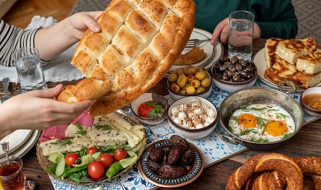 Ramazan'da Sağlıklı Kalmak İçin Dikkat! İşte Kolayca Yapabileceğiniz 15 Öneri