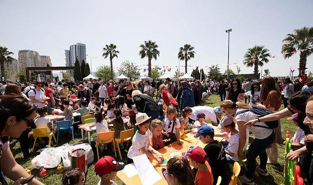 Karşıyaka'da Dopdolu 23 Nisan Kutlaması