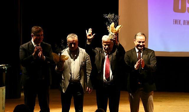 Komünist Osman, Karşıyaka'da ayakta alkışlandı
