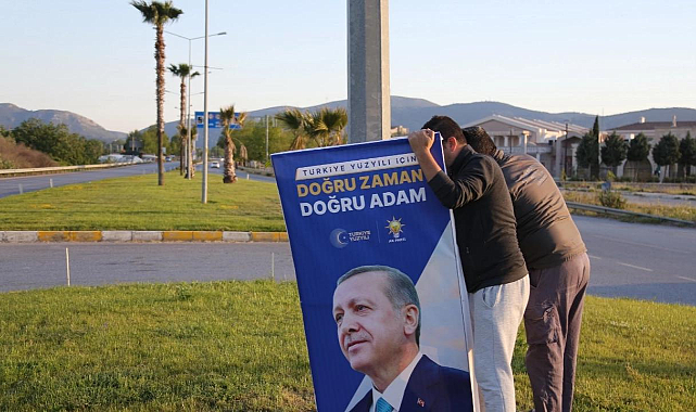 Selçuk'taki tartışmalı pankartlar kaldırıldı