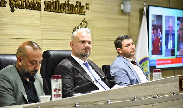 Menemen'deki Öğrencilere 5’er Bin Lira Başarı Ödülü