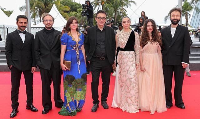 Oyuncu Merve Dizdar, Cannes Film Festivali'nden Türkiye'ye dönüş uçağına binemeyince isyan etti: Yarın sabah setim var ve uçamadım