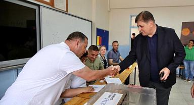 Tugay sandık başında konuştu, “Türkiye, demokrasi sınavından kazanarak çıkacak”